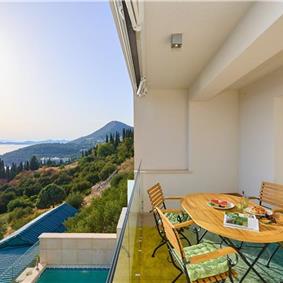 2 bedroom villa with pool, Orasac near Dubrovnik, sleeps 4